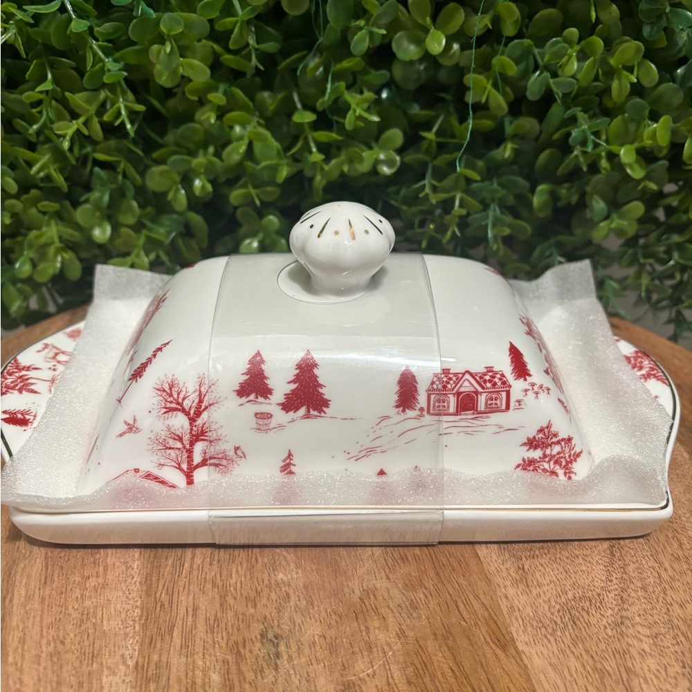 Grace  Teaware NWT Red and White Ceramic Butter Dish